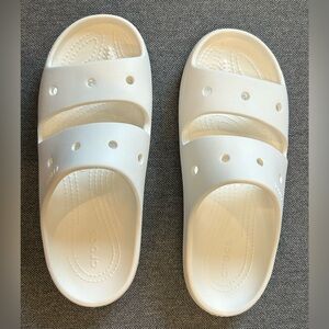 Crocs Classic Sandal V2 (2.0) - Unisex - White - Men’s 7 / Women’s 9(feels wide)